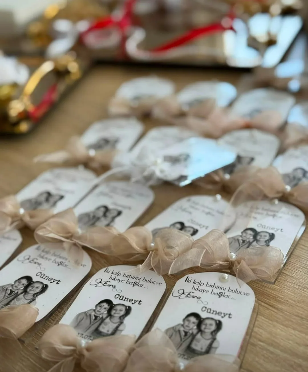 Персонализирани подаръци в цялата България – Essie Giftshop - ръчно изработени подаръци за всеки повод