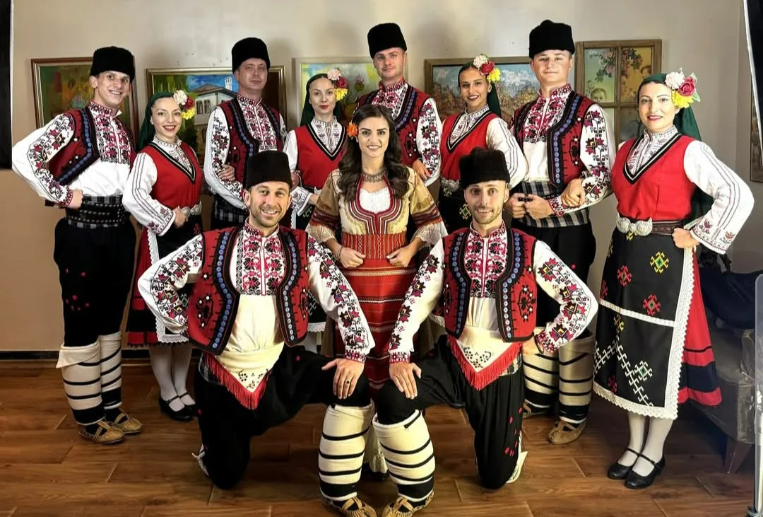 Фолклорни танцови състави за събития в София – Asti Dance – фолклорна танцова формация „Асти Денс“