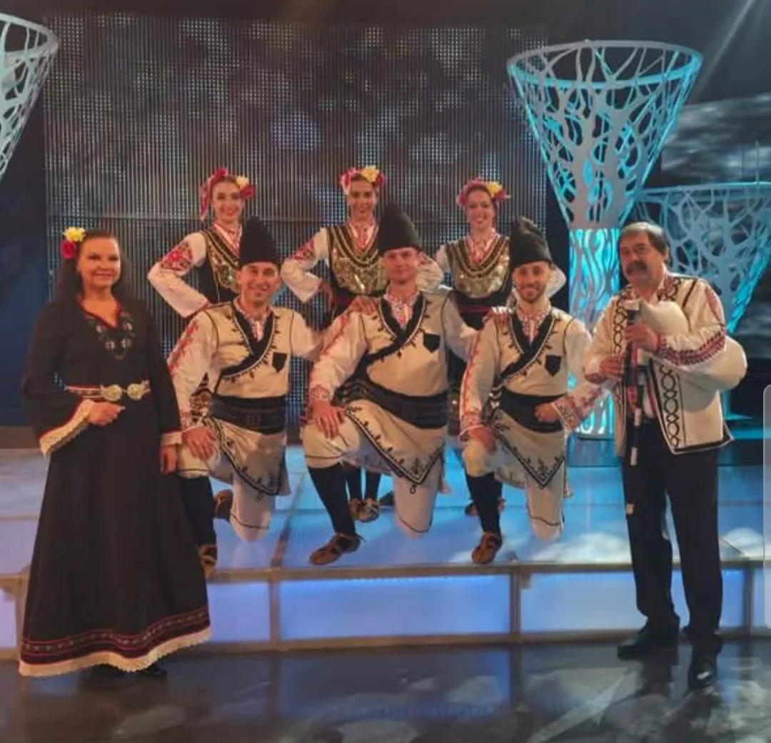 Фолклорни танцови състави за събития в София – Asti Dance – фолклорна танцова формация „Асти Денс“ – снимка 3