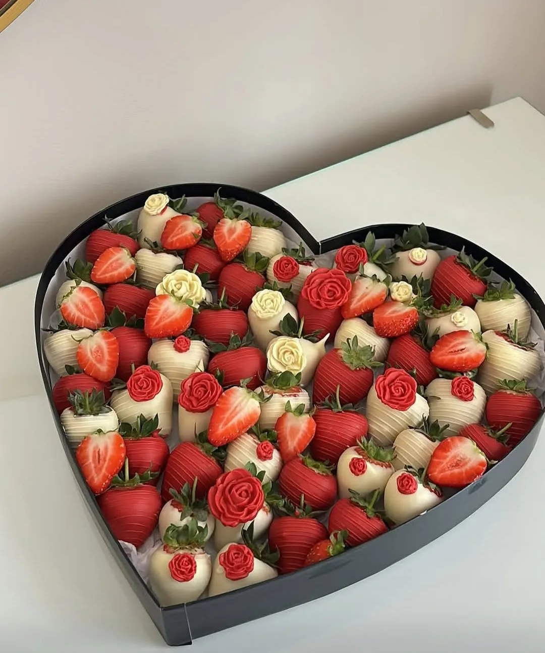 Сладкарници и торти в Монтана – Chocoberrya - торти, десерти и подаръци с шоколад – снимка 9