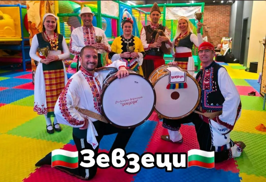 Фолклорни танцови състави за събития в цялата България – Фолклорна формация ЗЕВЗЕЦИ – снимка 5