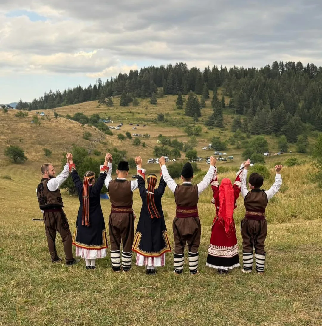 Фолклорни изпълнители и оркестри в цялата България – Ансамбъл „Родопа“ – Смолян – снимка 2