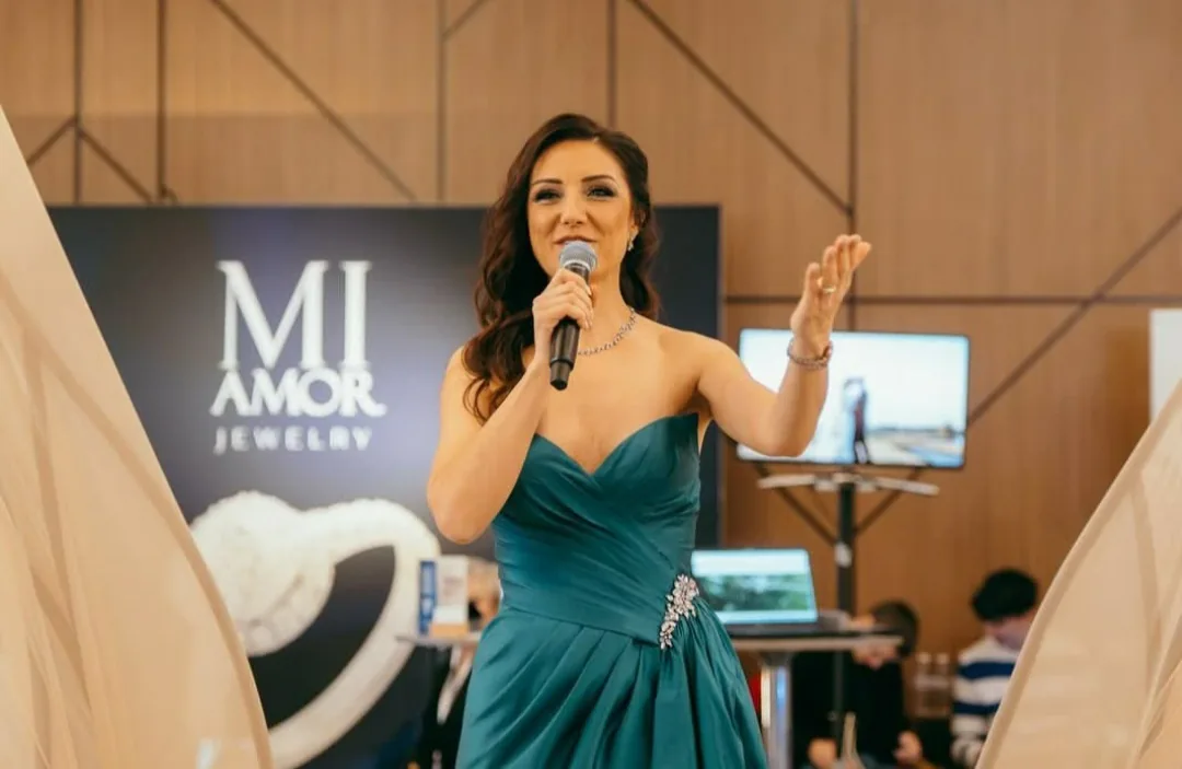 Водещи за събития в цялата България – Event host and wedding officiant Bilyana Tsaneva - водещ на церемонии и сватбени…