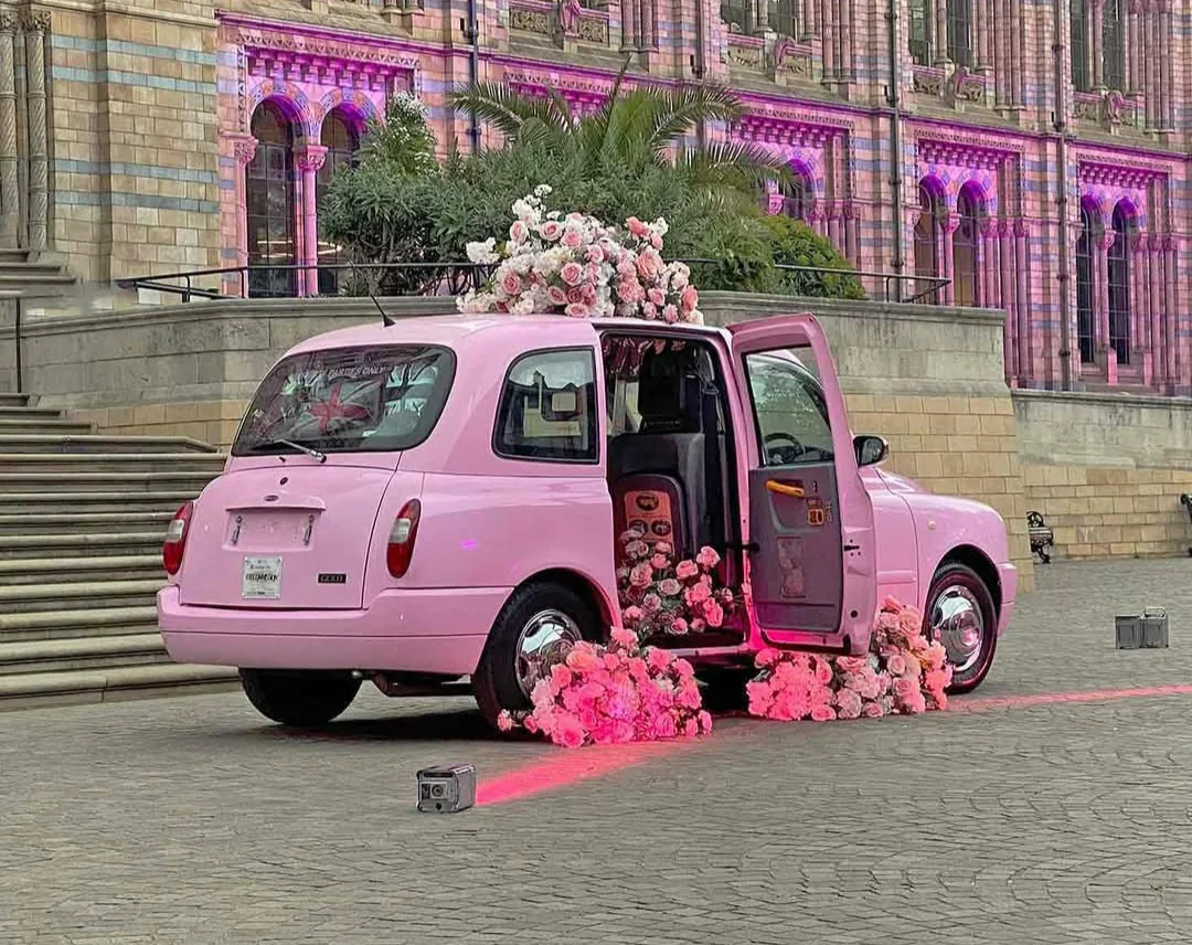 Ретро коли, лимузини, луксозни коли под наем в Плевен – Pink Motion Events – розово ретро такси за сватби и събития