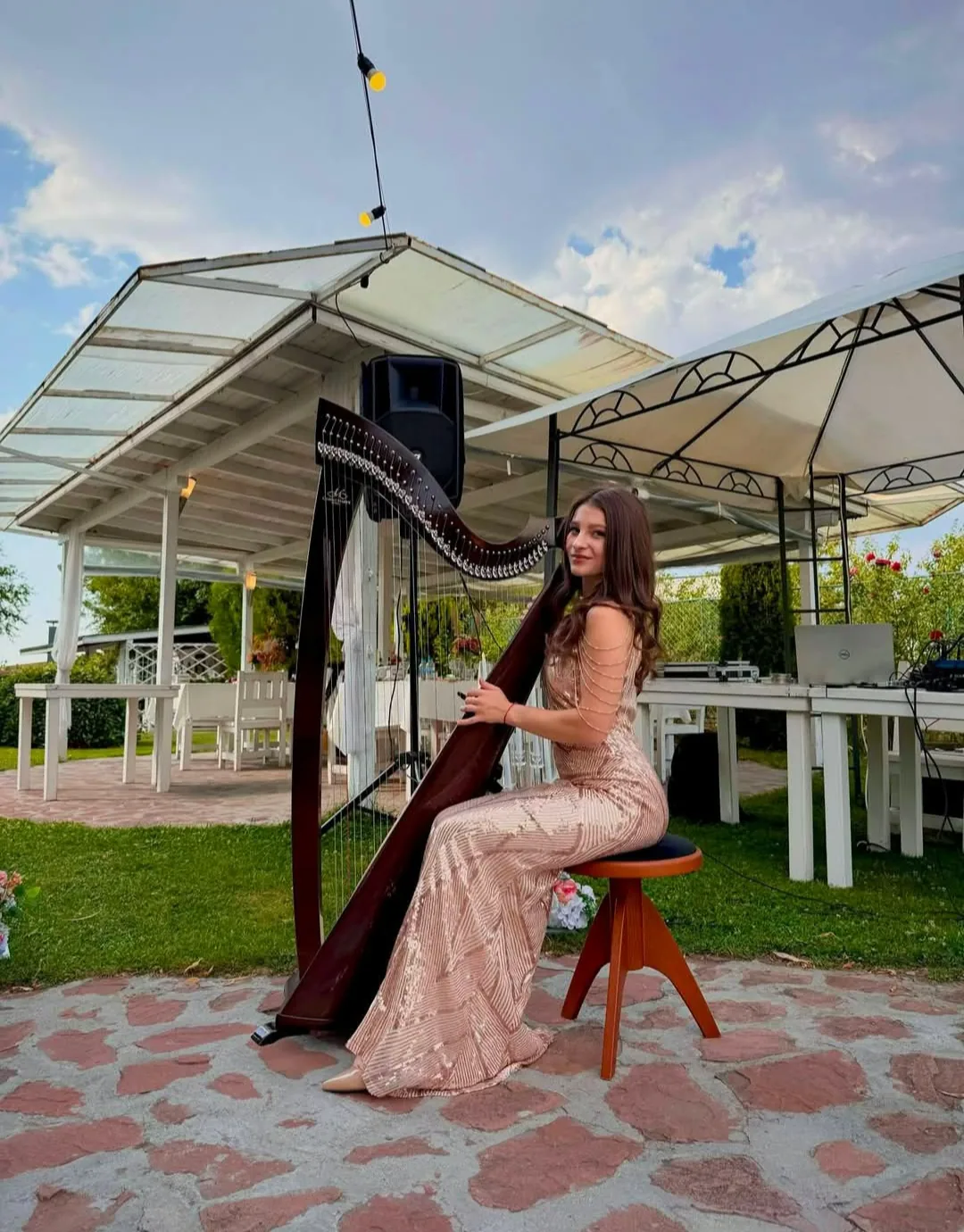 Музиканти инструменталисти в цялата България – Anna-Maria Rizova Harp - арфа на живо