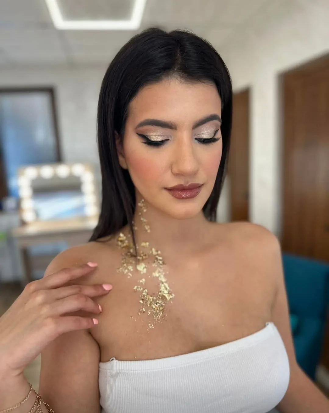 Празничен грим и красота в Бургас – Alex Nikolova make up – професионален грим – снимка 3