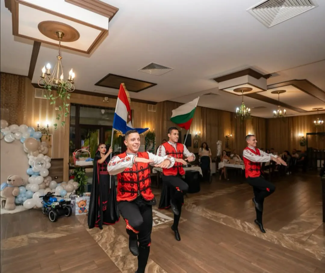 Танцови изпълнители и шоу програми за събития в цялата България – Танцова група „Пловдивъ“ – фолклорна танцо… – снимка 5