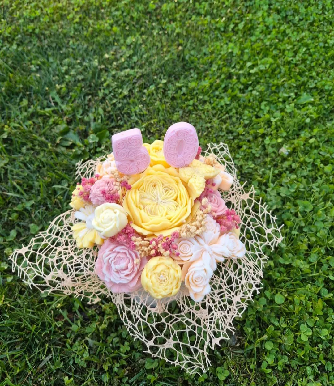Свещи и ароматни букети в цялата България – Vio Candle Flowers – цветя и букети от восък – снимка 3