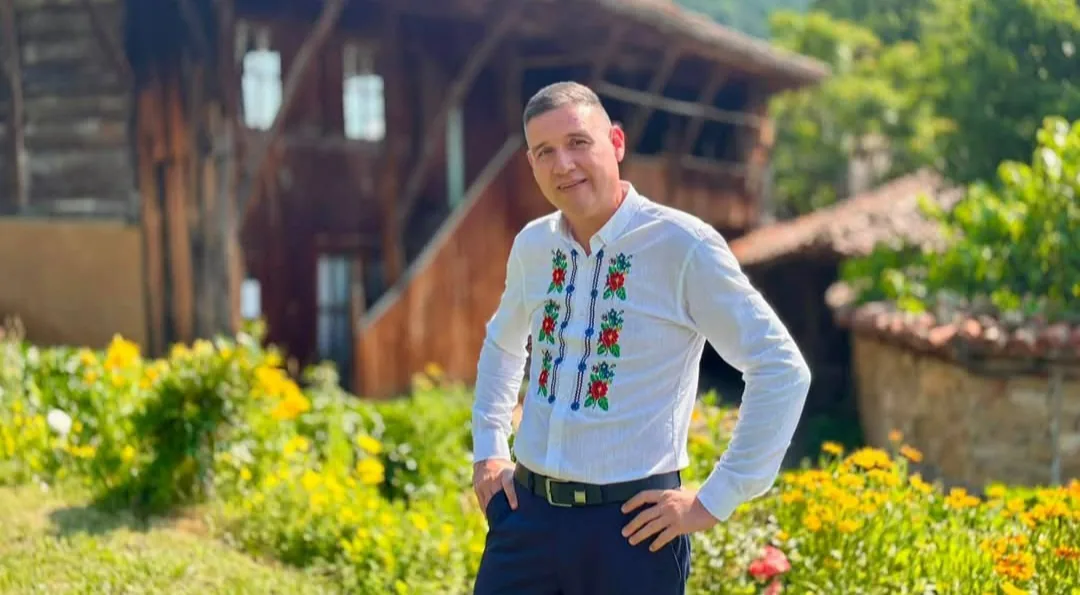 Фолклорни изпълнители и оркестри в цялата България – Веско Василев - народен певец