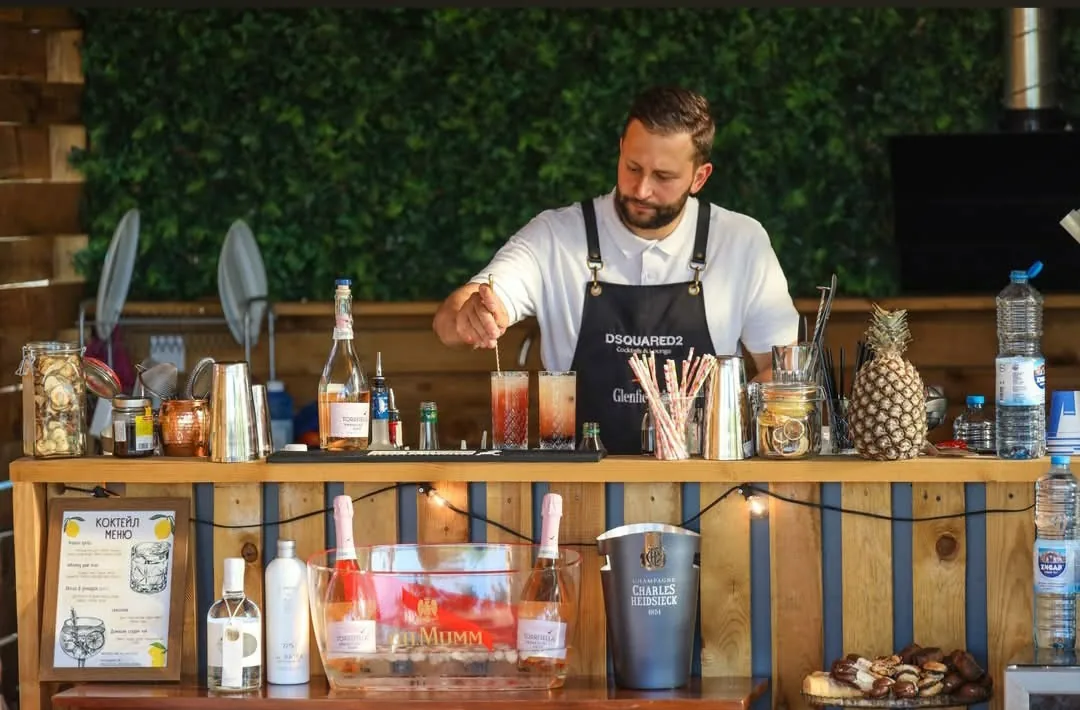 Кетъринг за събития в София – Anotherone Bartending Catering – мобилен бар и бармански услуги за събития
