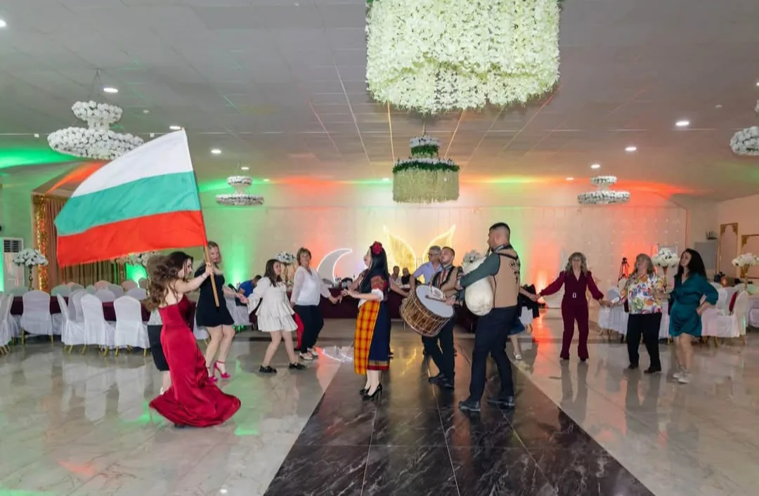 Фолклорни изпълнители и оркестри в Пловдив – Формация МАЖОР – оркестър за вашите събития – снимка 3