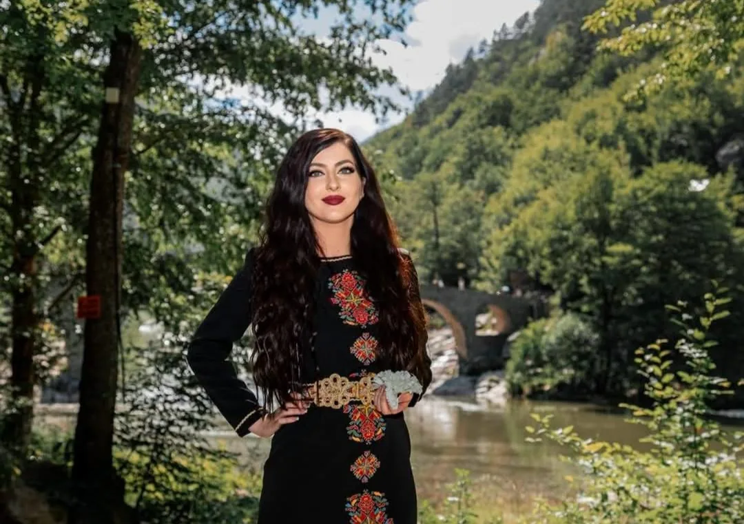 Фолклорни изпълнители и оркестри в цялата България – Полина Стефанова-Ангелова – певица за вашите събития – снимка 3