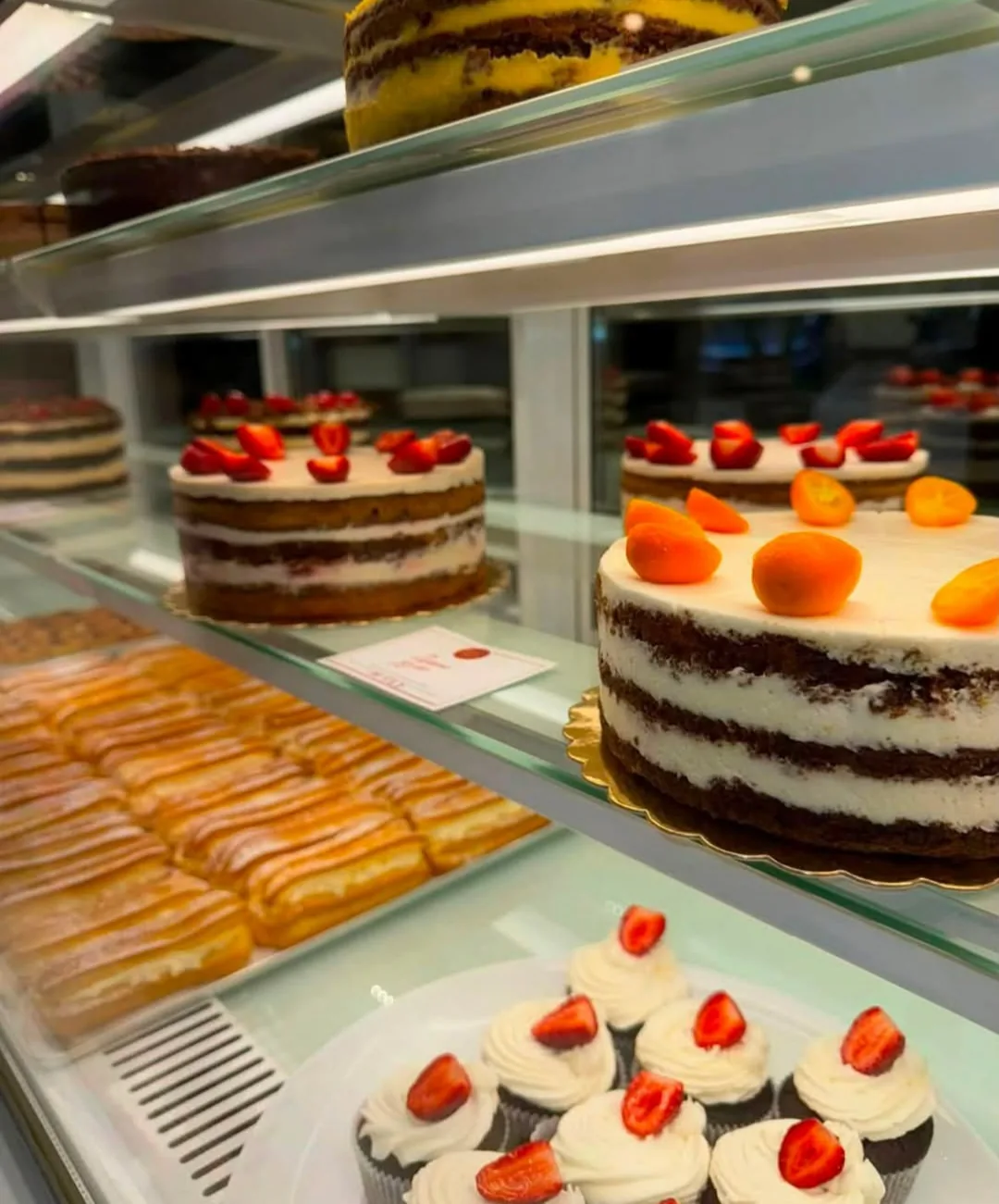 Сладкарници, торти, меденки и шоколад в Варна – Sweet Street Bakery Varna – торти, десерти и кетъринг – снимка 2