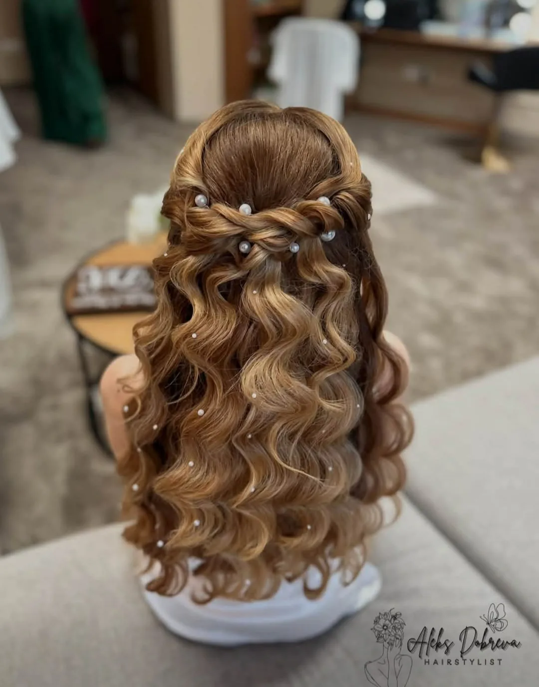 Празничен грим и красота в София – HairStyle by Aleks Dobreva – официални и празнични прически в София