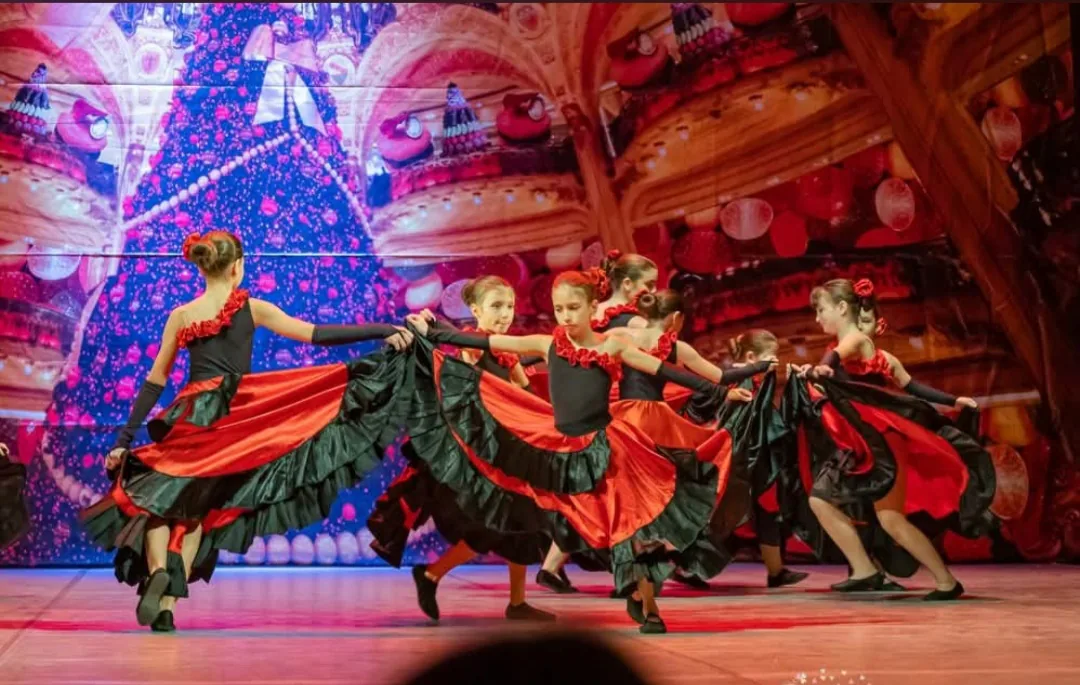 Танци, музика и вокал за деца в Варна – Carlos Show Dance – танци и детски партита – снимка 2