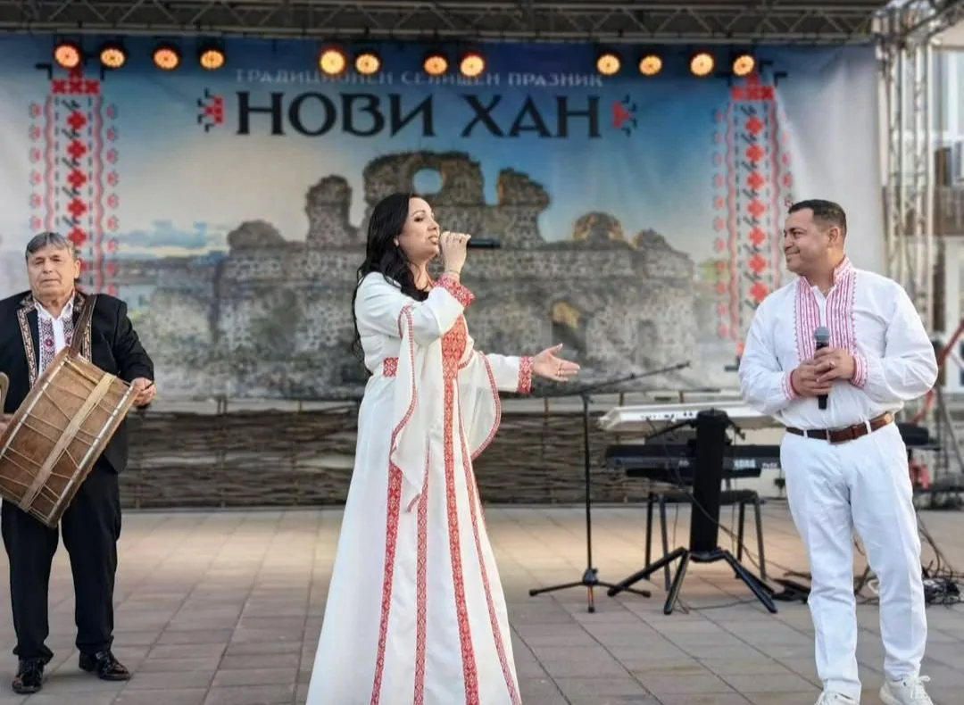 Фолклорни изпълнители и оркестри в цялата България – Дует 7/8 – фолклорна музика за вашите събития – снимка 2