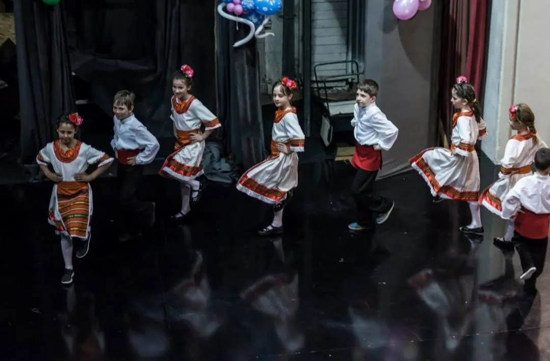 Танци, музика и вокал - всички възрасти в София – Фолклорен клуб DANCE ART – народни танци за деца и възраст… – снимка 2