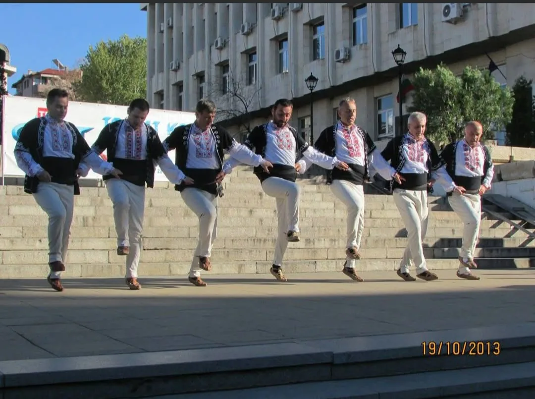 Танци, музика и вокал - всички възрасти в София – Фолклорен клуб DANCE ART – народни танци за деца и възраст… – снимка 3