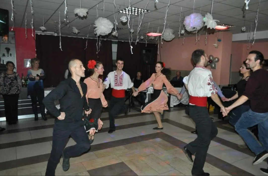 Танци, музика и вокал - всички възрасти в София – Фолклорен клуб DANCE ART – народни танци за деца и възраст… – снимка 5