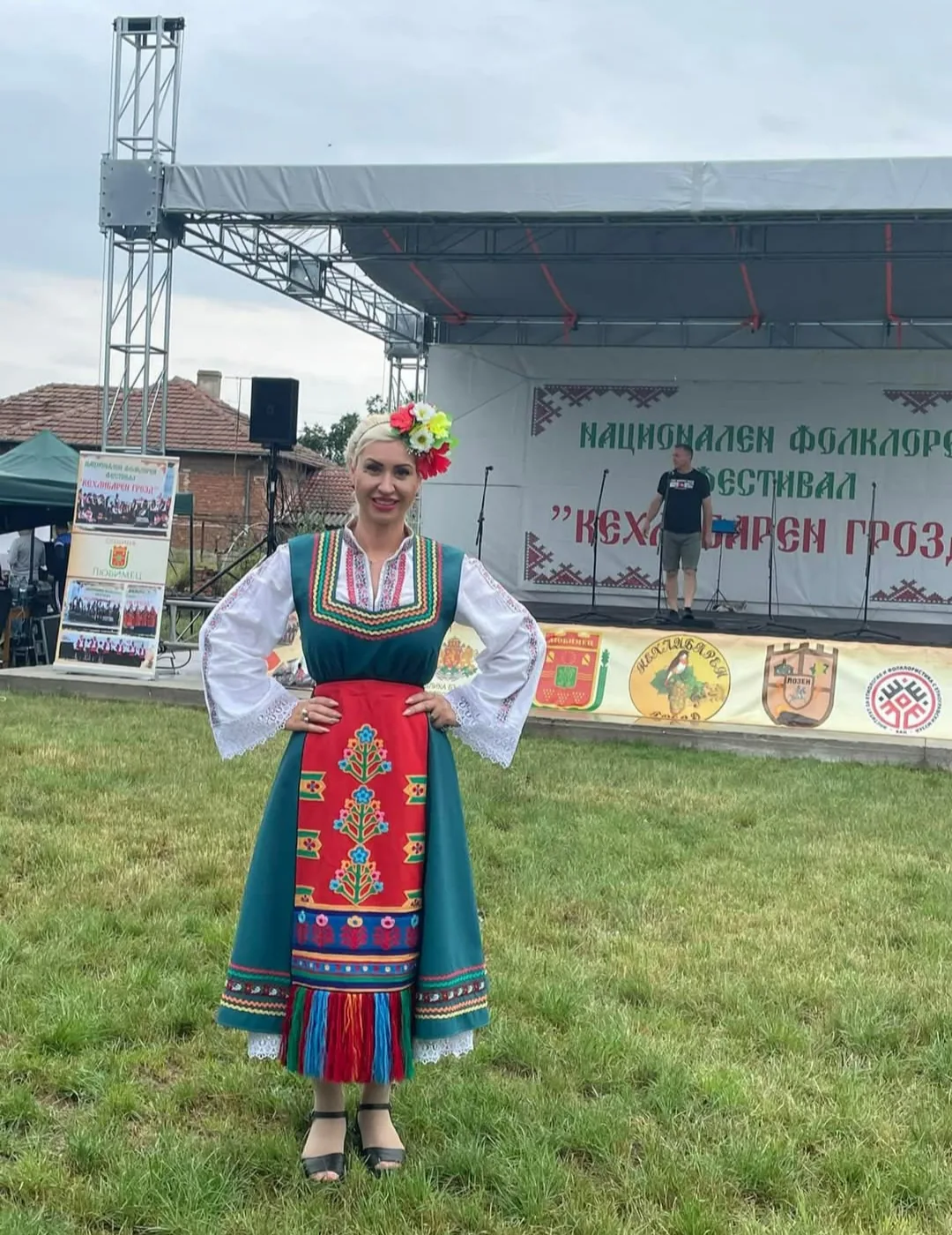 Фолклорни изпълнители и оркестри в цялата България – Пресила – фолклорна певица за концерти и празнични събития