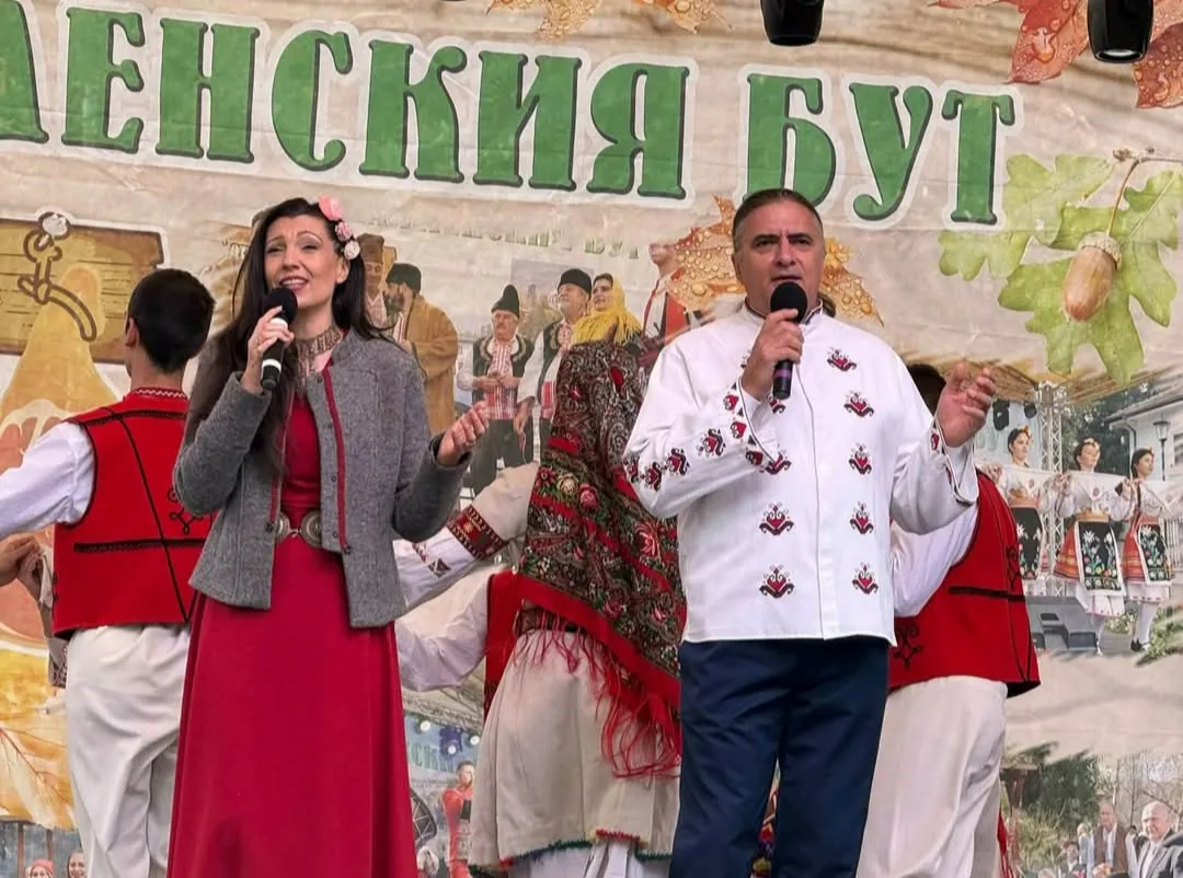 Фолклорни изпълнители и оркестри в цялата България – Соня Чакърова и Димитър Аргиров – фолклорен дует – снимка 2