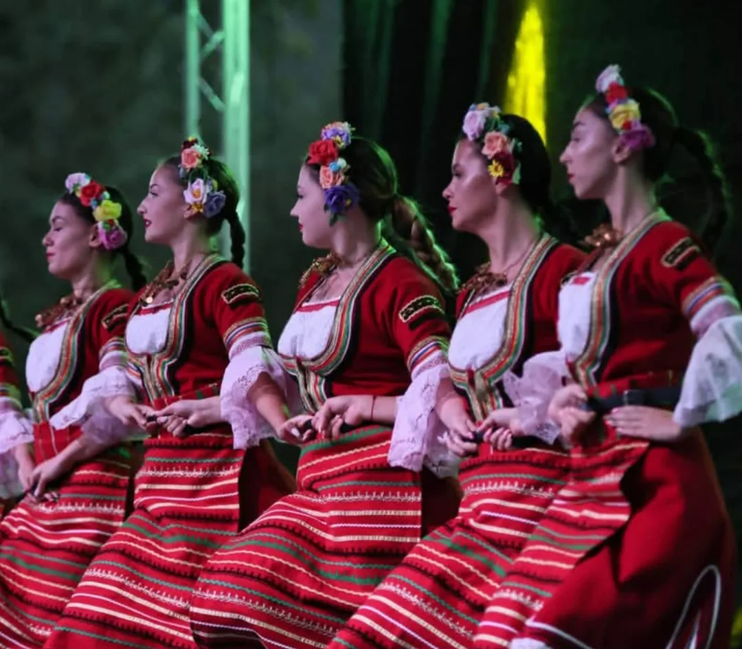 Танци, музика и вокал за деца в София – Chinary Art School – школа по български народни танци за деца и млад… – снимка 3